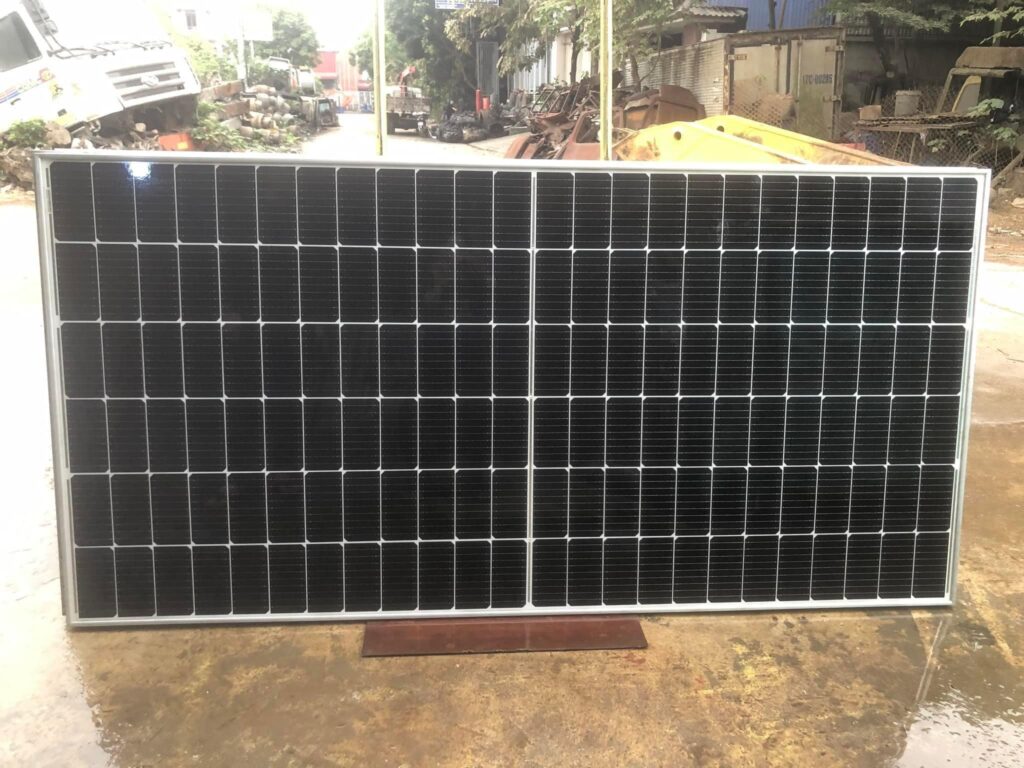 Canadian 450W Solar Energy Panel.